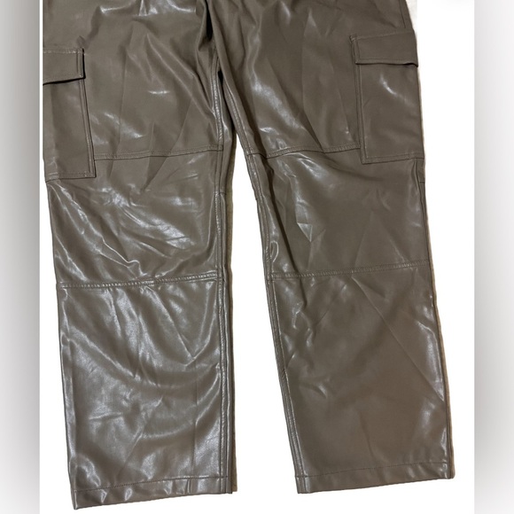 Abercrombie & Fitch 90s Relaxed High Rise Curve Love Cargo Pants Size 36/22L - Picture 4 of 10